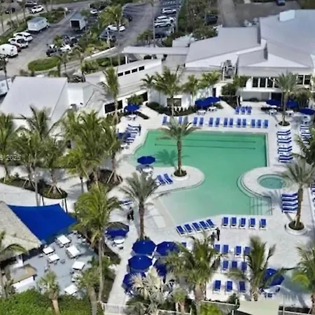 Dreamy Condo 2 Minute Walk To Beach W King Size Bd Fort Pierce Exterior photo