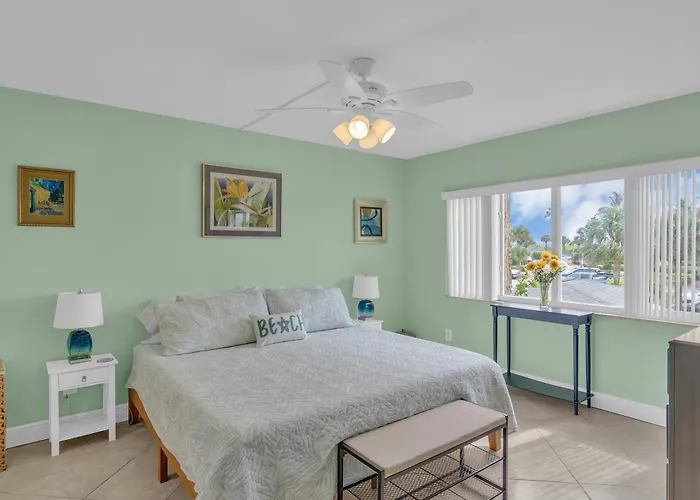 Dreamy Condo 2 Minute Walk To Beach W King Size Bd