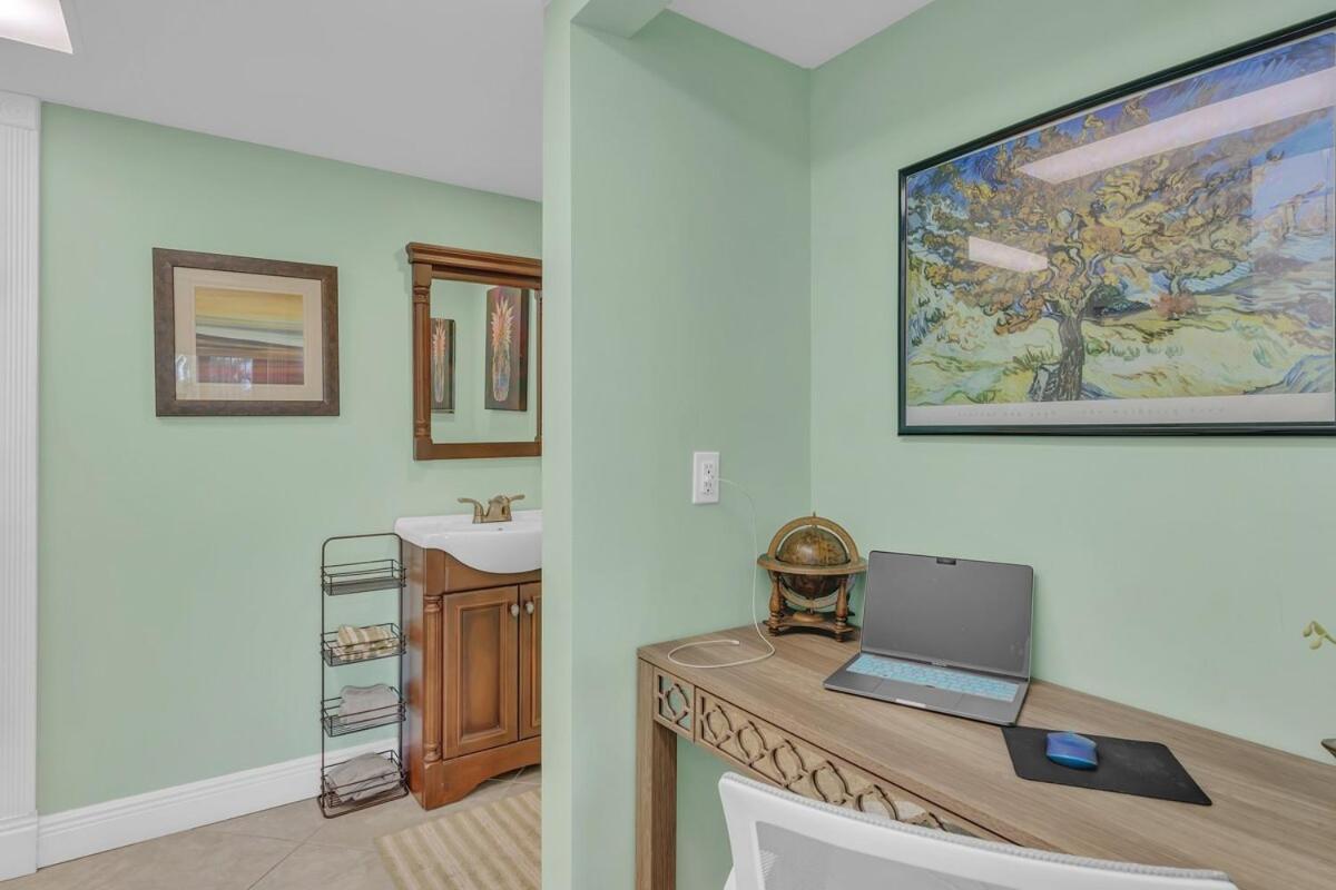 Dreamy 2 Minute Walk To W King Size Bd